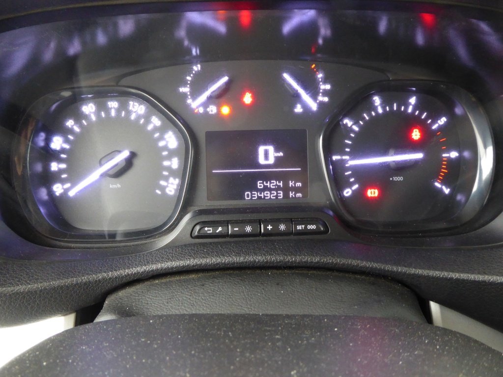 PEUGEOT TRAVELLER 1.5 BLUEHDI 120CH S&S LONG BUSINESS 9 PLACES