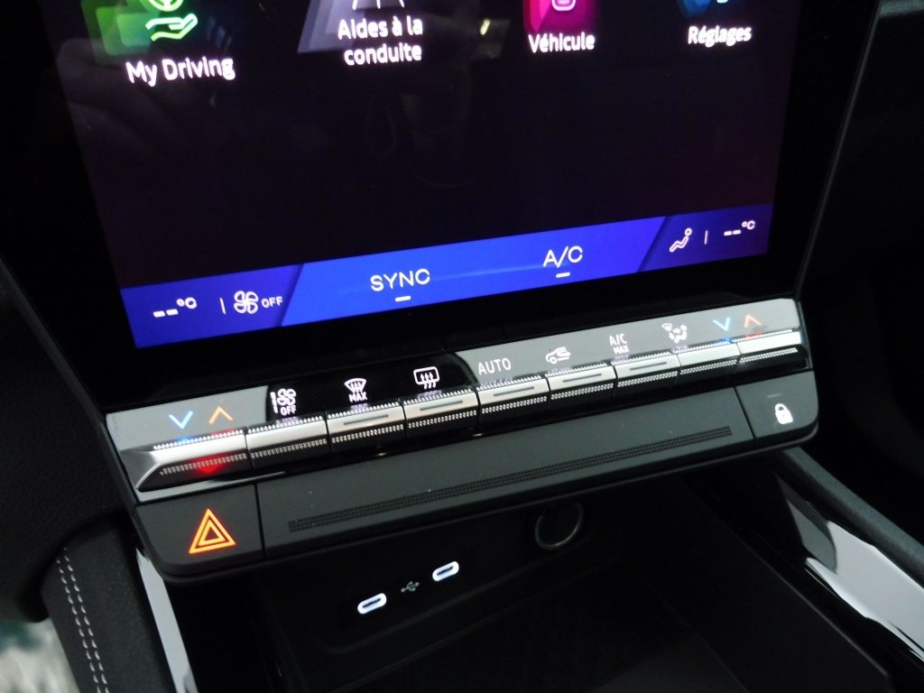 RENAULT AUSTRAL 1.2 E-TECH FULL HYBRID 200CH TECHNO – 24