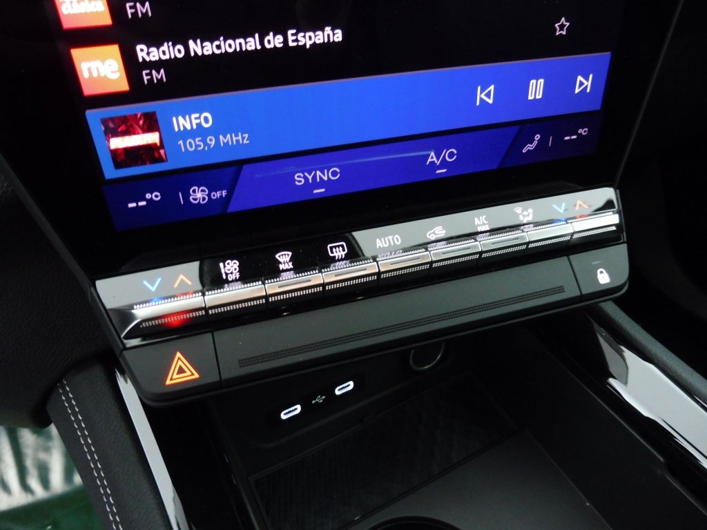 RENAULT AUSTRAL 1.2 E-TECH FULL HYBRID 200CH TECHNO – 24