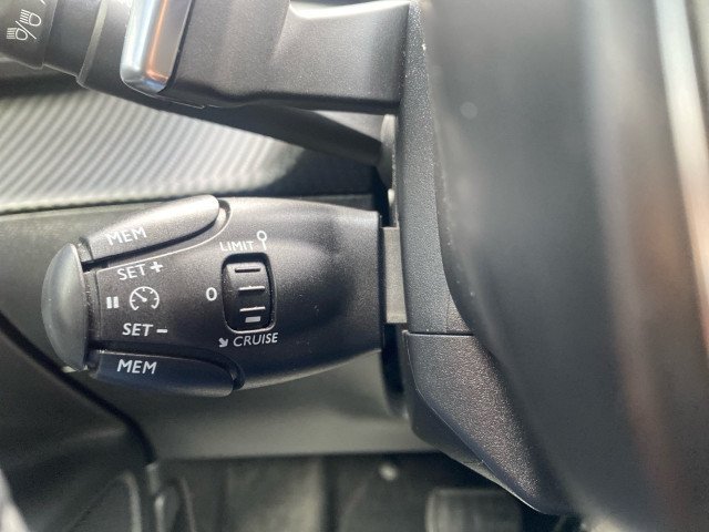 Peugeot 2008 0.0 1.2 e-THP 131ch II 1.2 PureTech 130ch S&S Allure EAT8