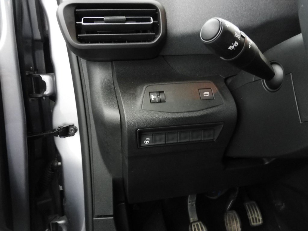 PEUGEOT RIFTER TAILLE M – 1.5 BLUEHDI 100CH S&S ALLURE 5 PLACES