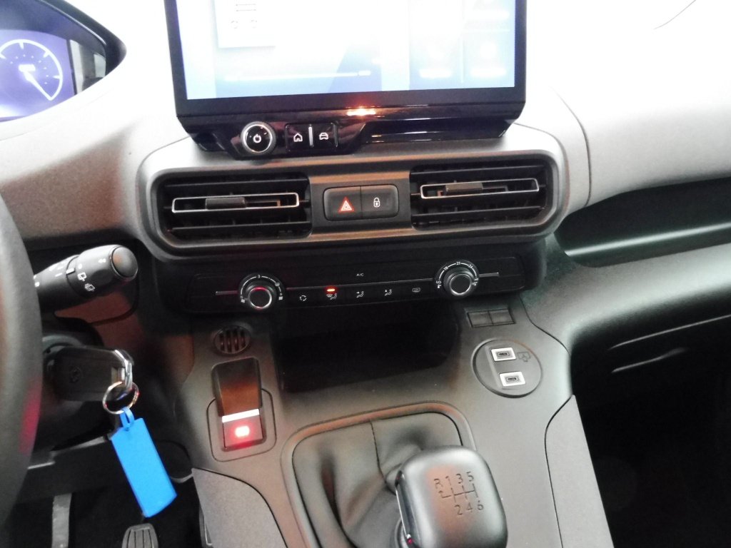 PEUGEOT RIFTER TAILLE M – 1.5 BLUEHDI 100CH S&S ALLURE 5 PLACES