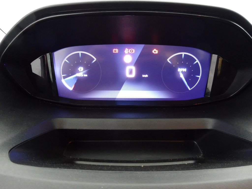 PEUGEOT RIFTER TAILLE M – 1.5 BLUEHDI 100CH S&S ALLURE 5 PLACES