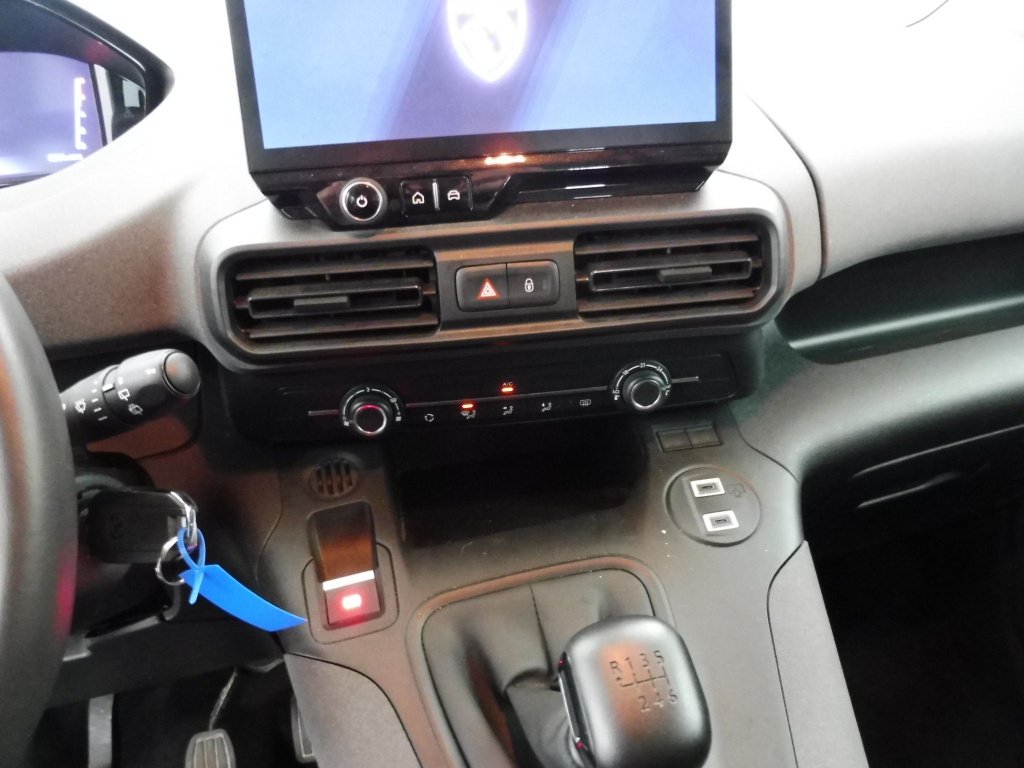 PEUGEOT RIFTER TAILLE M – 1.5 BLUEHDI 100CH S&S ALLURE 5 PLACES