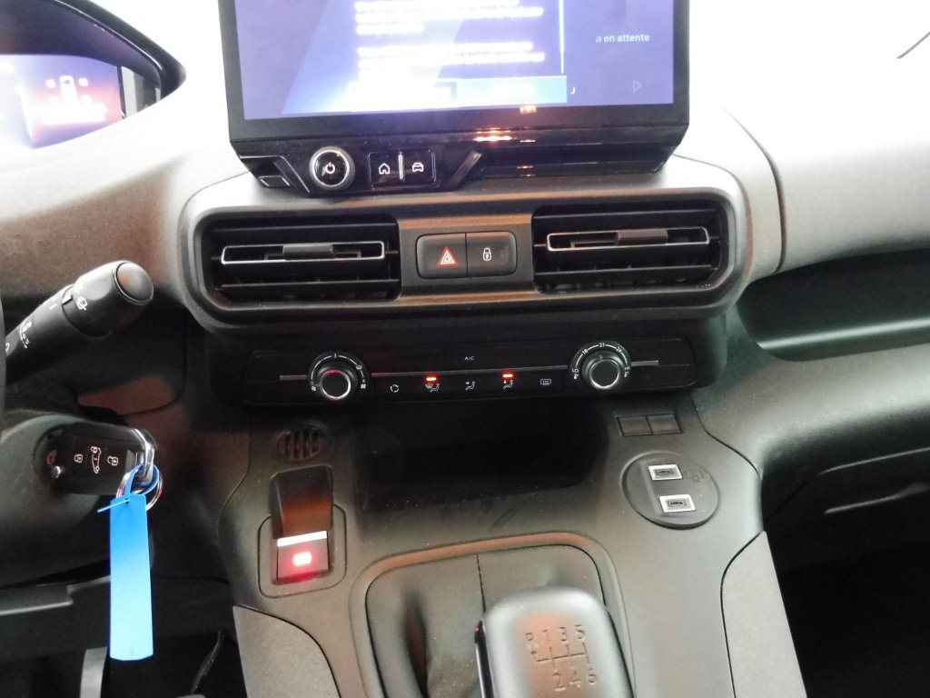 PEUGEOT RIFTER TAILLE M – 1.5 BLUEHDI 100CH S&S ALLURE 5 PLACES