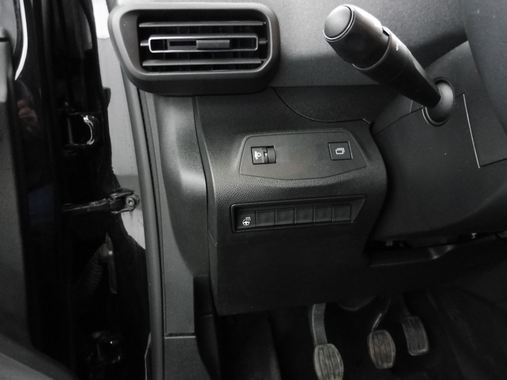 PEUGEOT RIFTER TAILLE M – 1.5 BLUEHDI 100CH S&S ALLURE 5 PLACES