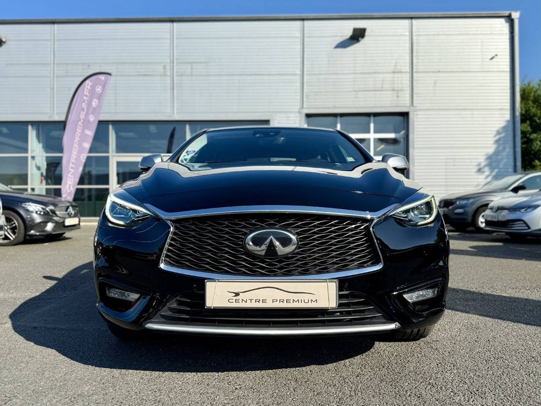 INFINITI Q30 1.6T 122 PREMIUM TECH