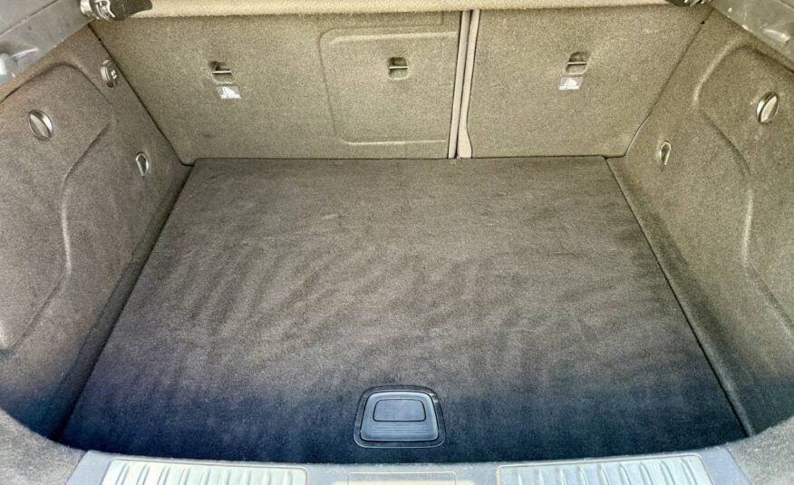 INFINITI Q30 1.6T 122 PREMIUM TECH
