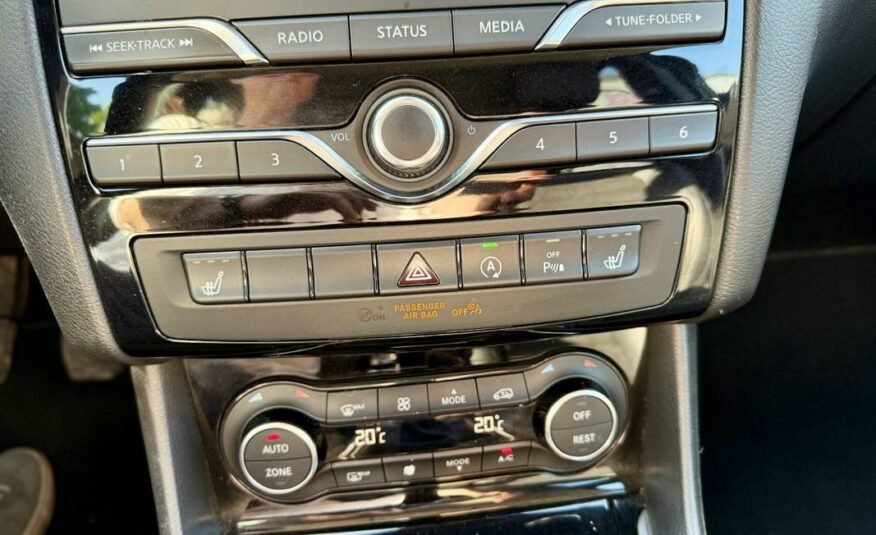INFINITI Q30 1.6T 122 PREMIUM TECH