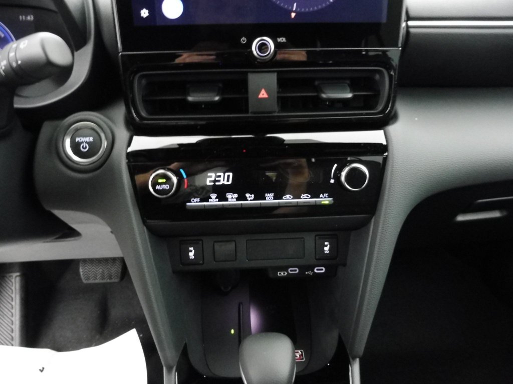 TOYOTA YARIS CROSS 130H DESIGN