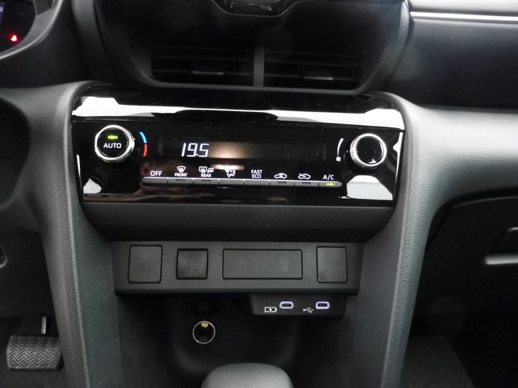 TOYOTA YARIS CROSS 116H DYNAMIC MC24