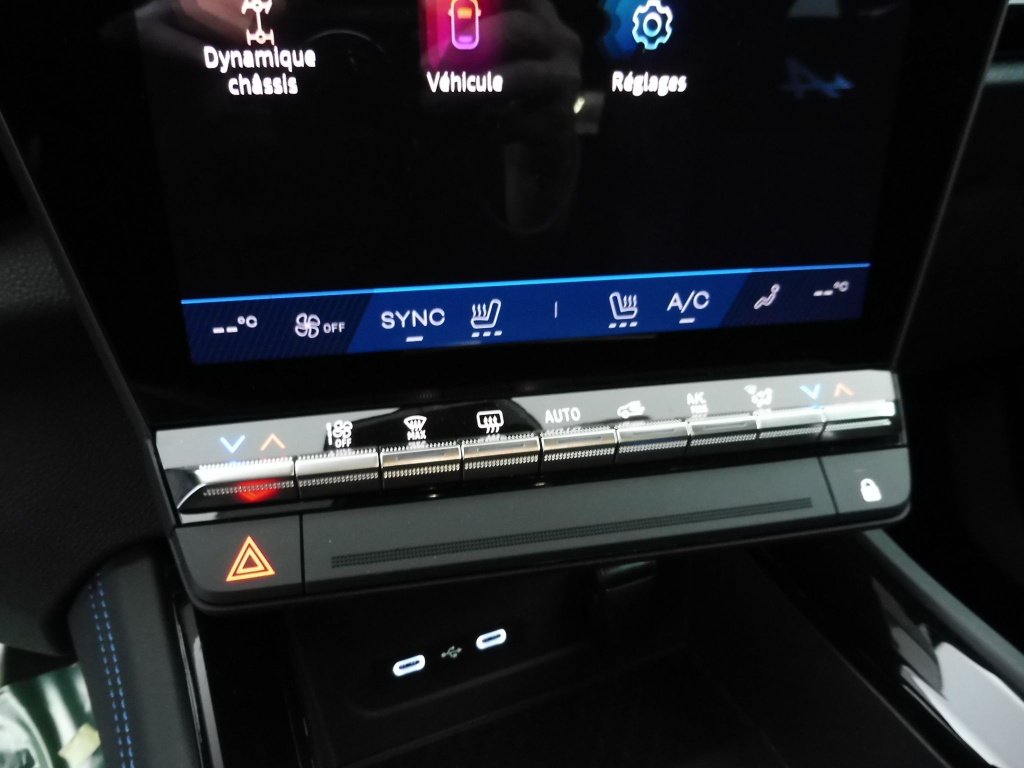 RENAULT RAFALE 1.2 E-TECH FULL HYBRID 200CH ESPRIT ALPINE – 25