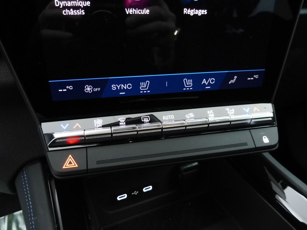RENAULT RAFALE 1.2 E-TECH FULL HYBRID 200CH ESPRIT ALPINE – 25