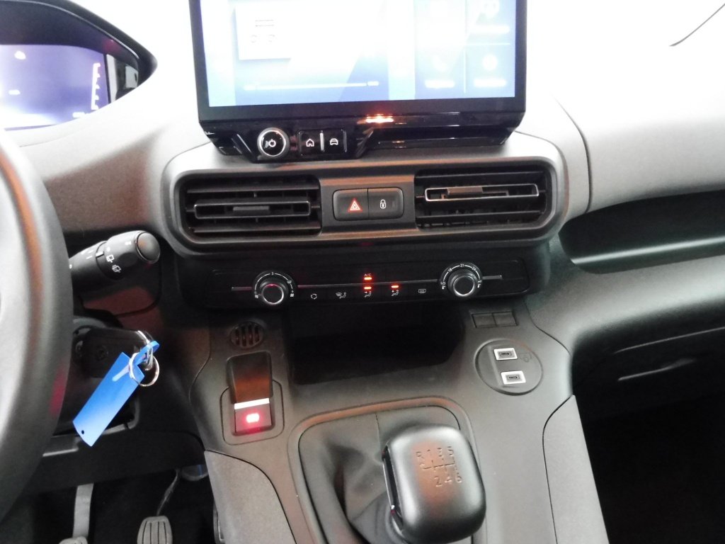 PEUGEOT RIFTER TAILLE M – 1.5 BLUEHDI 100CH S&S ALLURE 5 PLACES