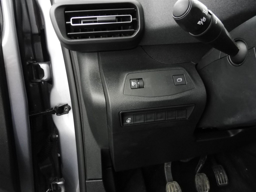 PEUGEOT RIFTER TAILLE M – 1.5 BLUEHDI 100CH S&S ALLURE 5 PLACES
