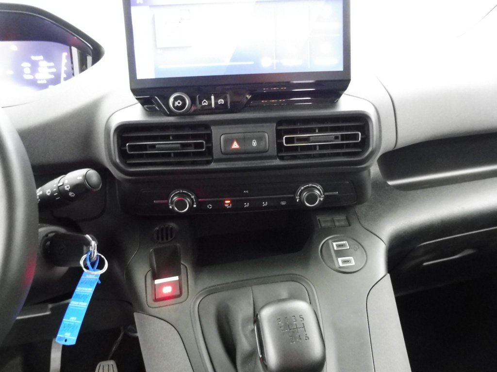 PEUGEOT RIFTER TAILLE M – 1.5 BLUEHDI 100CH S&S ALLURE 5 PLACES