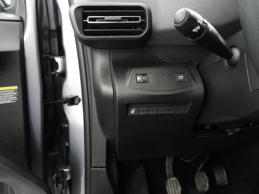 PEUGEOT RIFTER TAILLE M – 1.5 BLUEHDI 100CH S&S ALLURE 5 PLACES