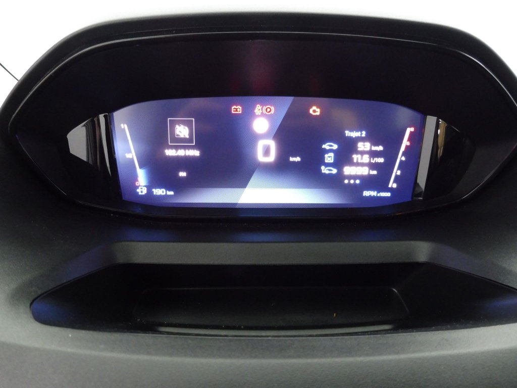 PEUGEOT RIFTER TAILLE M – 1.5 BLUEHDI 100CH S&S ALLURE 5 PLACES