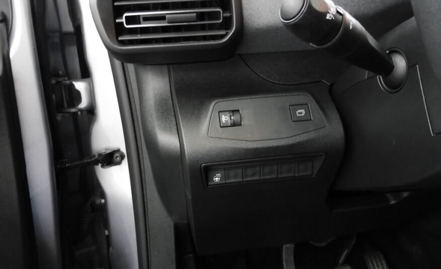 PEUGEOT RIFTER TAILLE M – 1.5 BLUEHDI 100CH S&S ALLURE 5 PLACES