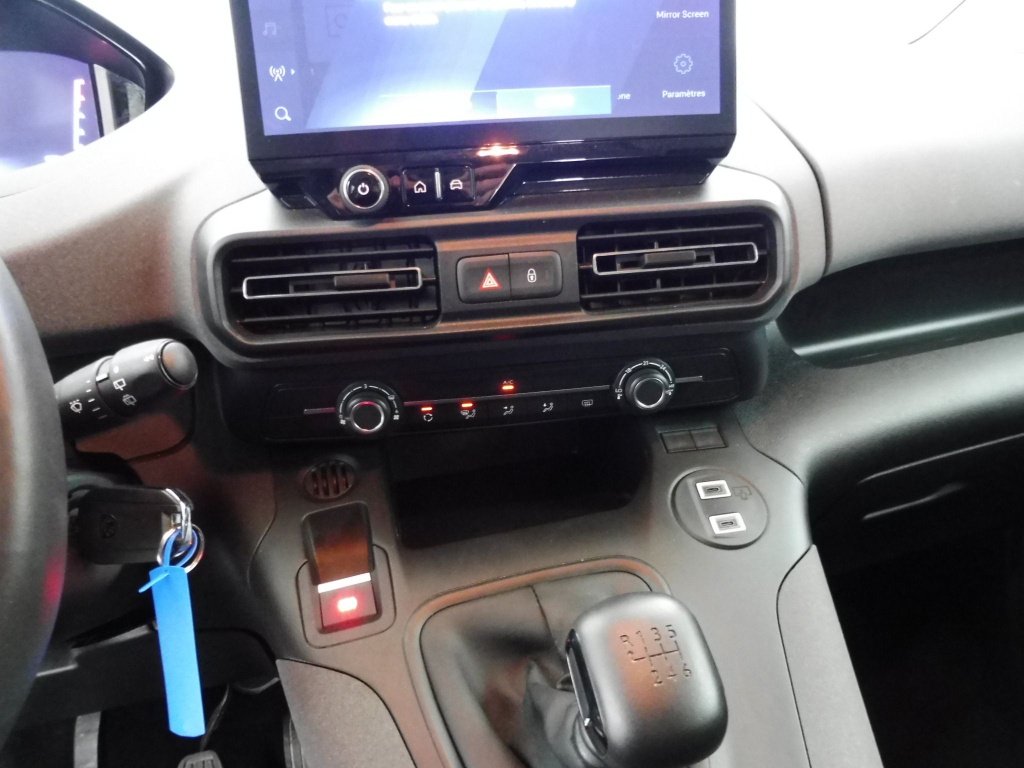 PEUGEOT RIFTER TAILLE M – 1.5 BLUEHDI 100CH S&S ALLURE 5 PLACES