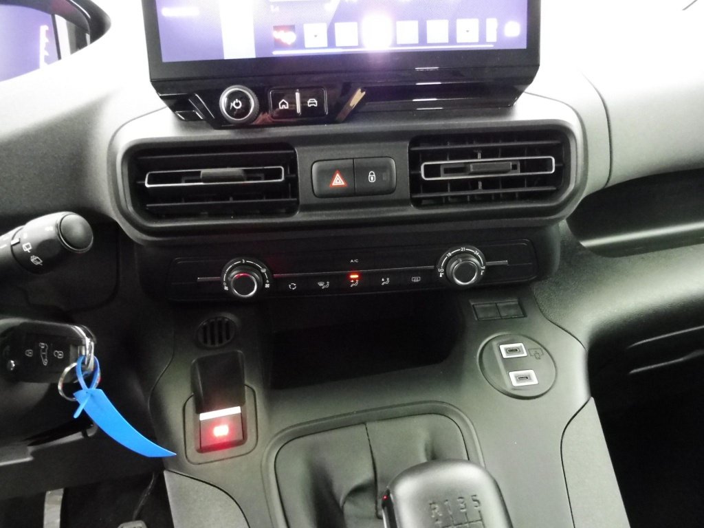 PEUGEOT RIFTER TAILLE M – 1.5 BLUEHDI 100CH S&S ALLURE 5 PLACES