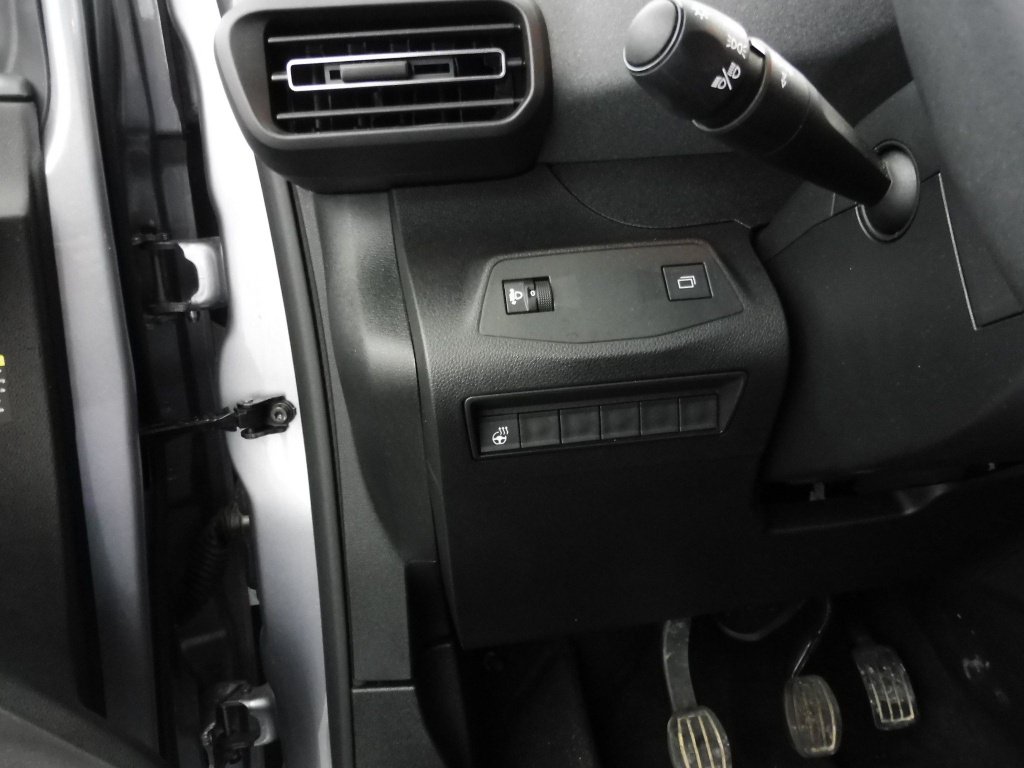 PEUGEOT RIFTER TAILLE M – 1.5 BLUEHDI 100CH S&S ALLURE 5 PLACES