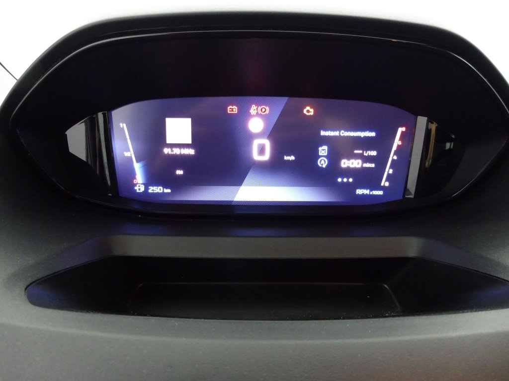 PEUGEOT RIFTER TAILLE M – 1.5 BLUEHDI 100CH S&S ALLURE 5 PLACES