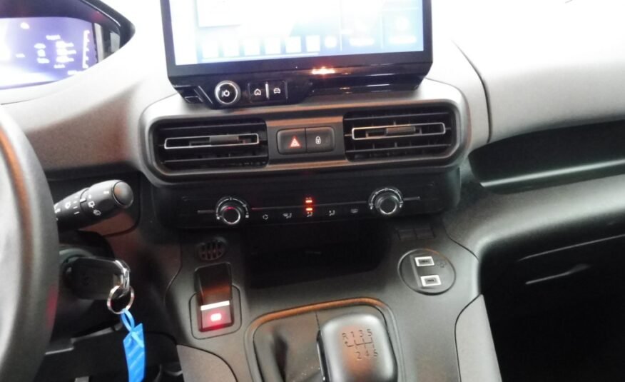 PEUGEOT RIFTER TAILLE M – 1.5 BLUEHDI 100CH S&S ALLURE 5 PLACES