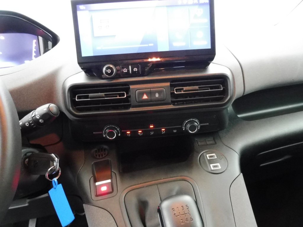 PEUGEOT RIFTER TAILLE M – 1.5 BLUEHDI 100CH S&S ALLURE 5 PLACES