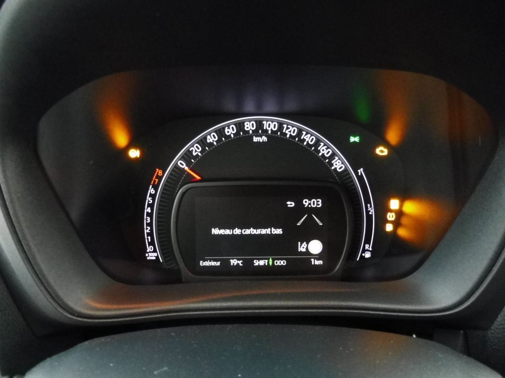TOYOTA AYGO X 1.0 VVT-I 72CH TEAM PLAYER