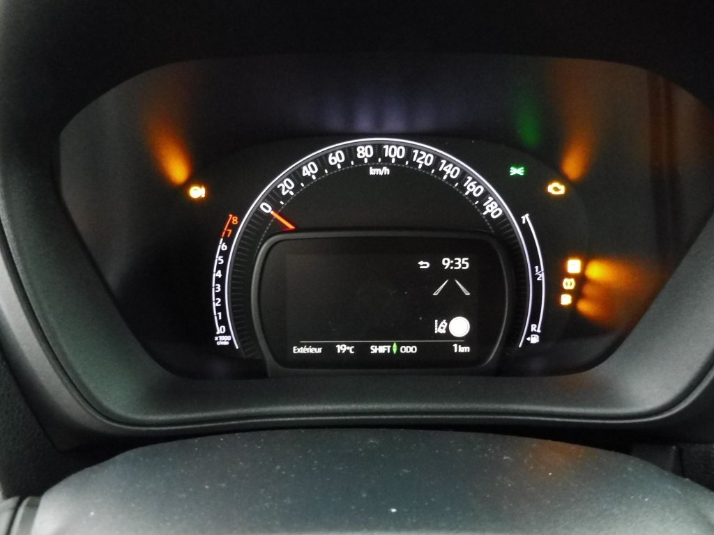TOYOTA AYGO X 1.0 VVT-I 72CH TEAM PLAYER