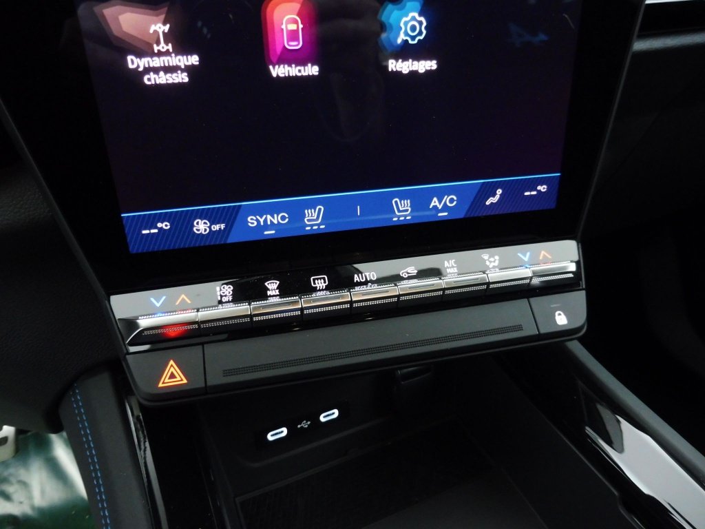 RENAULT RAFALE 1.2 E-TECH FULL HYBRID 200CH ESPRIT ALPINE – 25