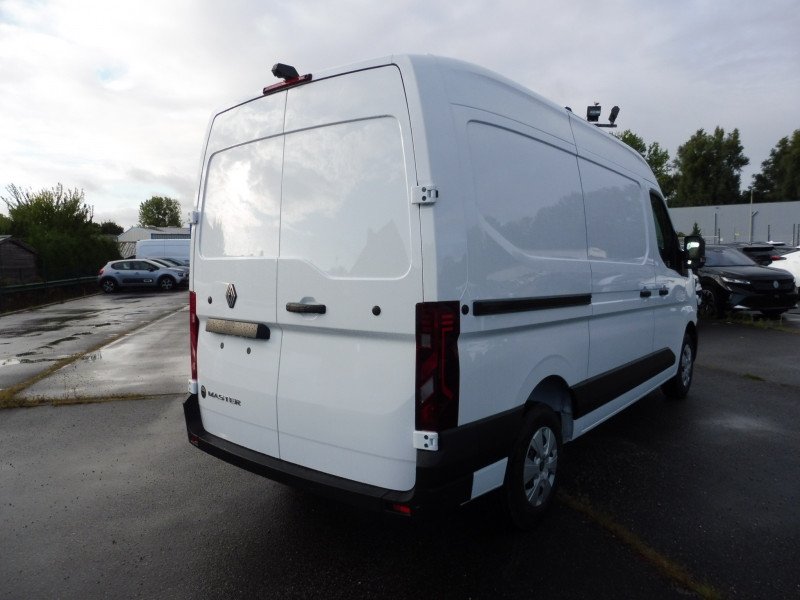 RENAULT Master F3500 L2H2 2.0 BLUE DCI 150CH EXTRA – 25