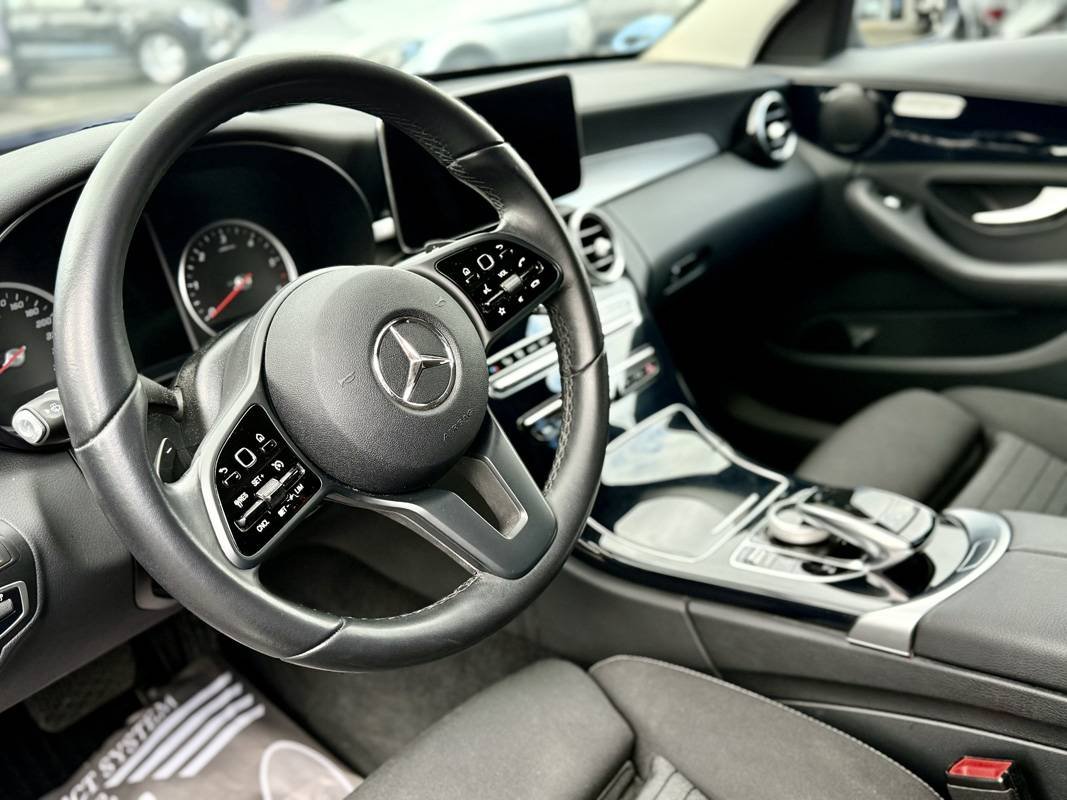 MERCEDES C300 2021