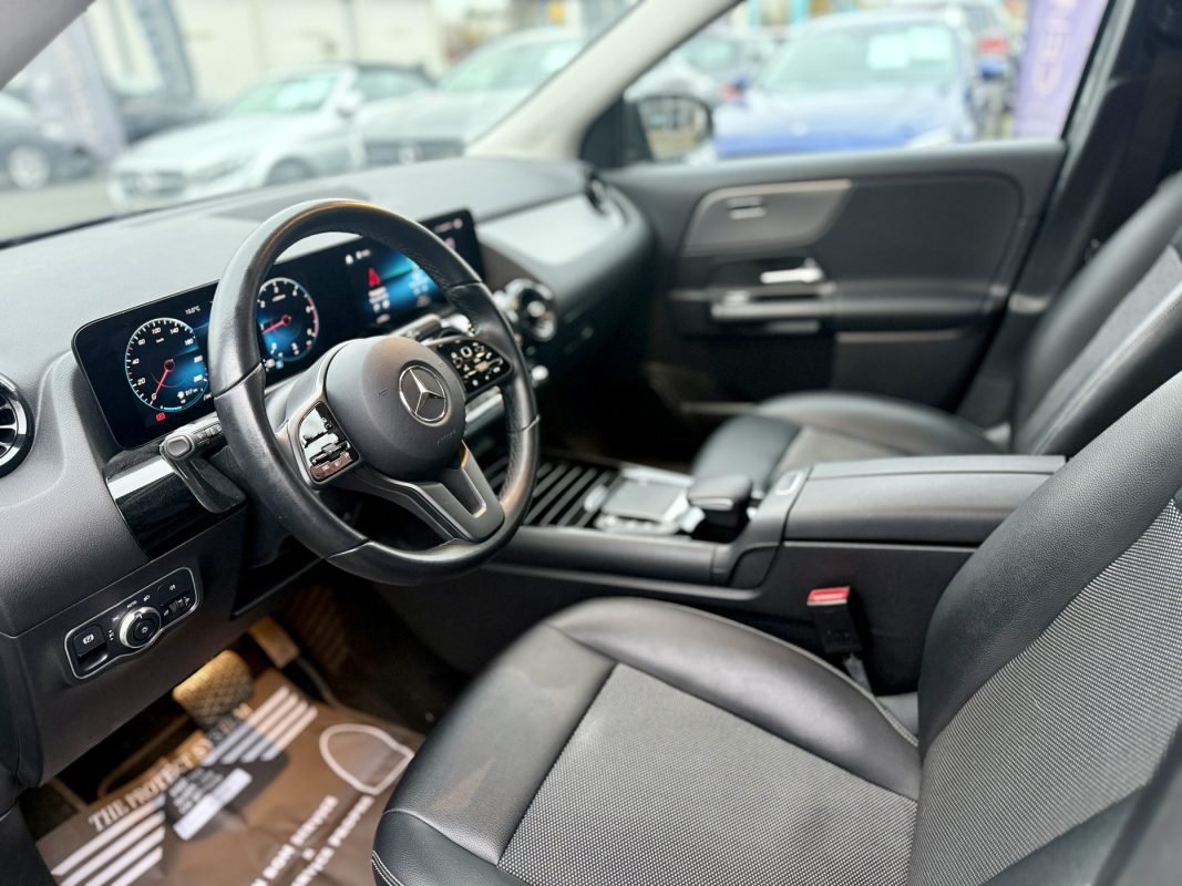 MERCEDES GLA 200D BUSINESS LINE 2021