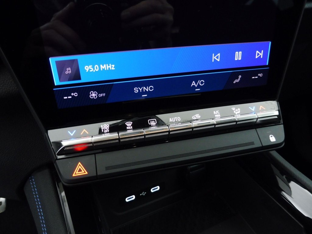 RENAULT Espace 1.2 E-TECH FULL HYBRID 200CH ESPRIT ALPINE 7 PLACES – 24