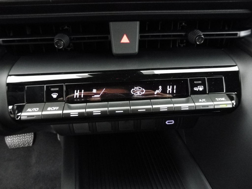 TOYOTA C-HR 1.8 140CH DYNAMIC NG23