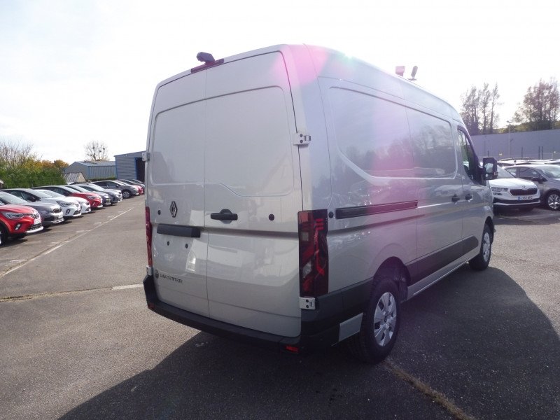 RENAULT Master F3500 L2H2 2.0 BLUE DCI 150CH EXTRA AUTO – 25