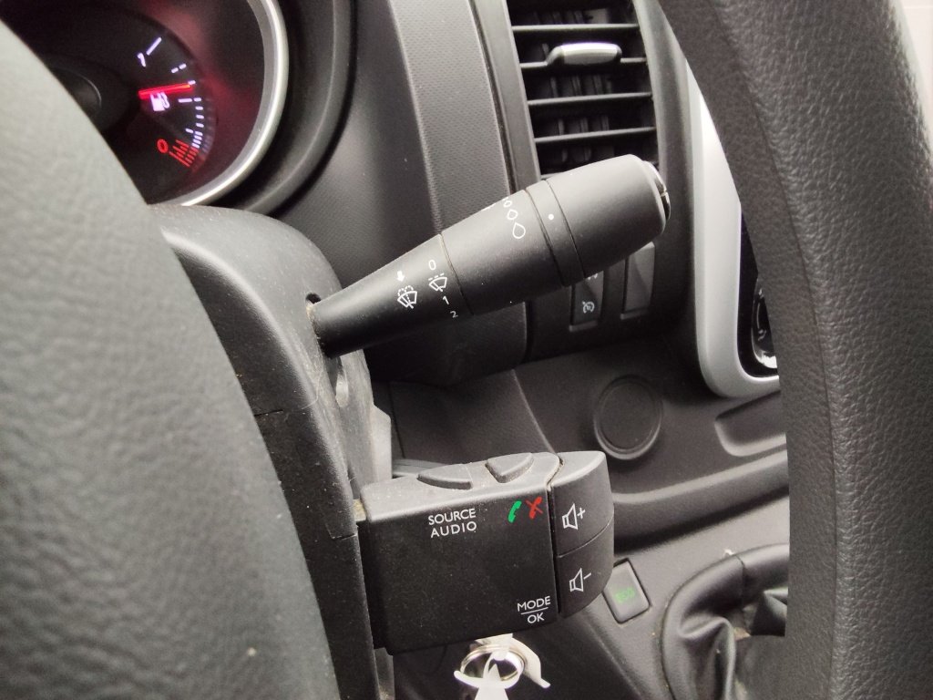 RENAULT Trafic L2H1 1300 2.0 DCI 120CH GRAND CONFORT S&S E6