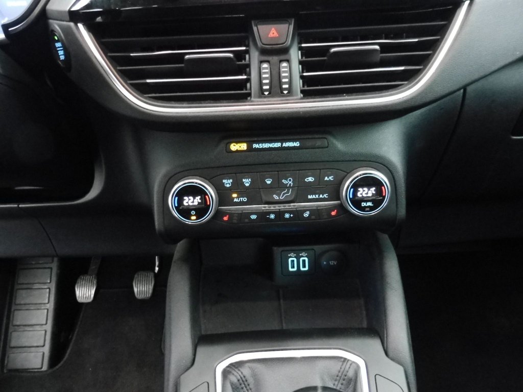 FORD Kuga 1.5 ECOBOOST 150titanium