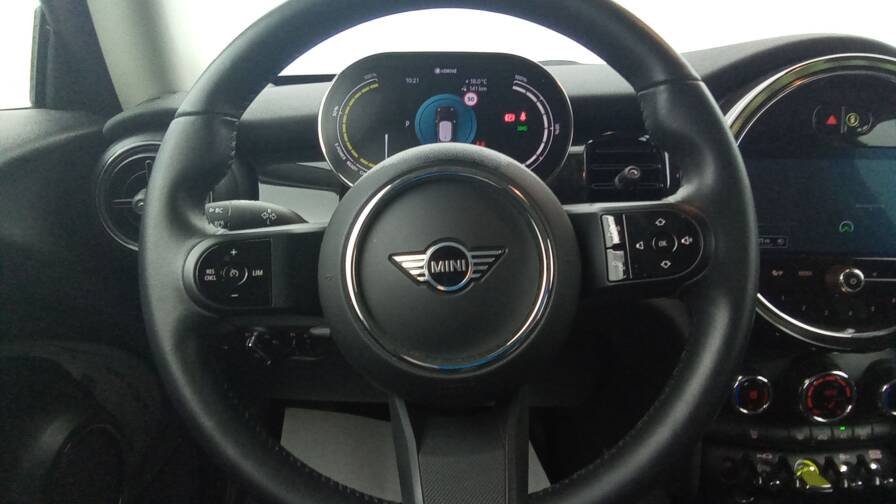 Mini Hatch 3 portes electric f56 bev lci 3 Portes Cooper SE 184 Essential +GPS