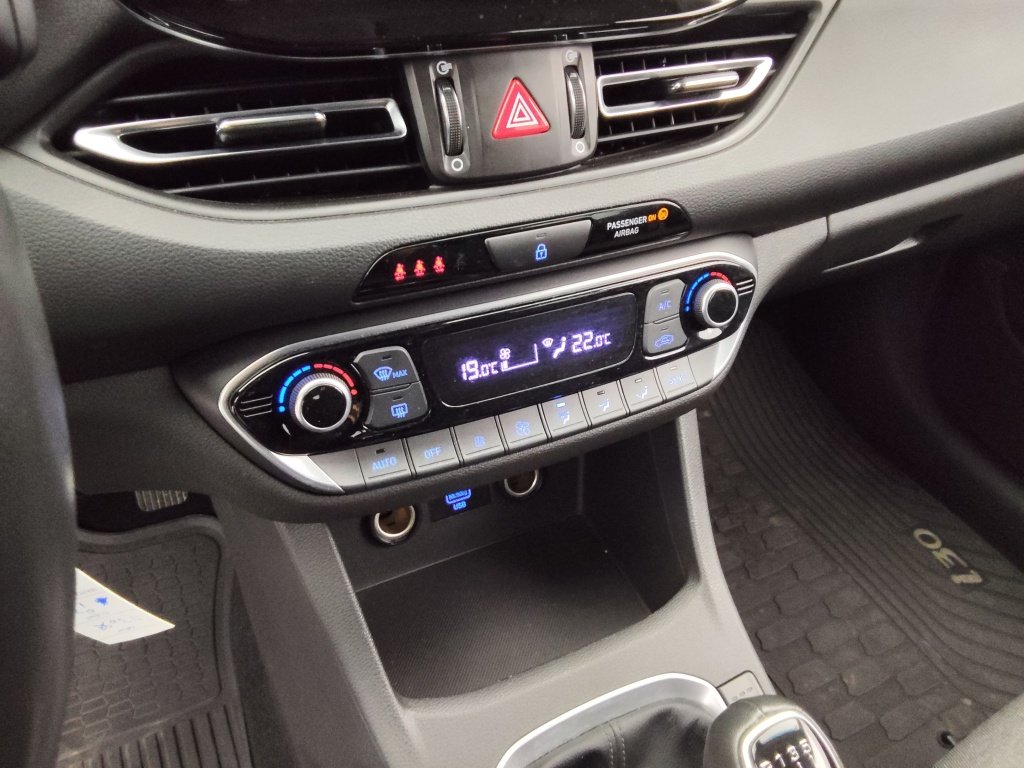 HYUNDAI i30 1.5 DPI 110comfort