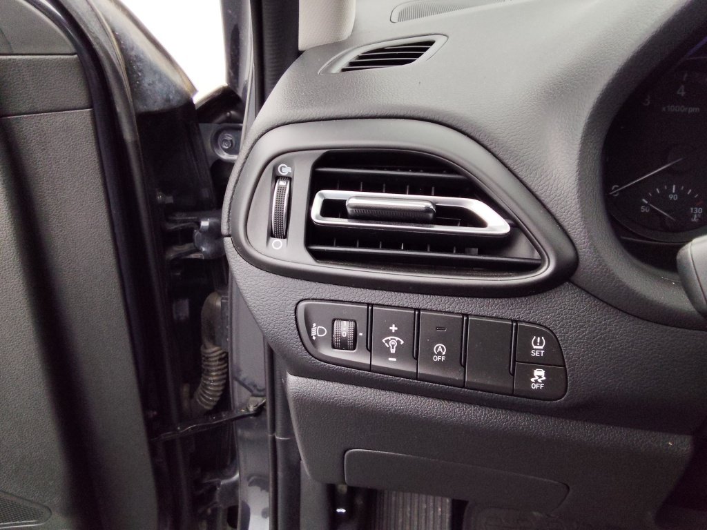 HYUNDAI i30 1.5 DPI 110comfort