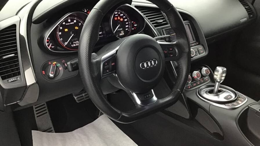 Audi R8 R8 Spyder V10 5.2 FSI 525 Quattro R-Tronic2 portes VP Essence sans plomb082010 – 092012