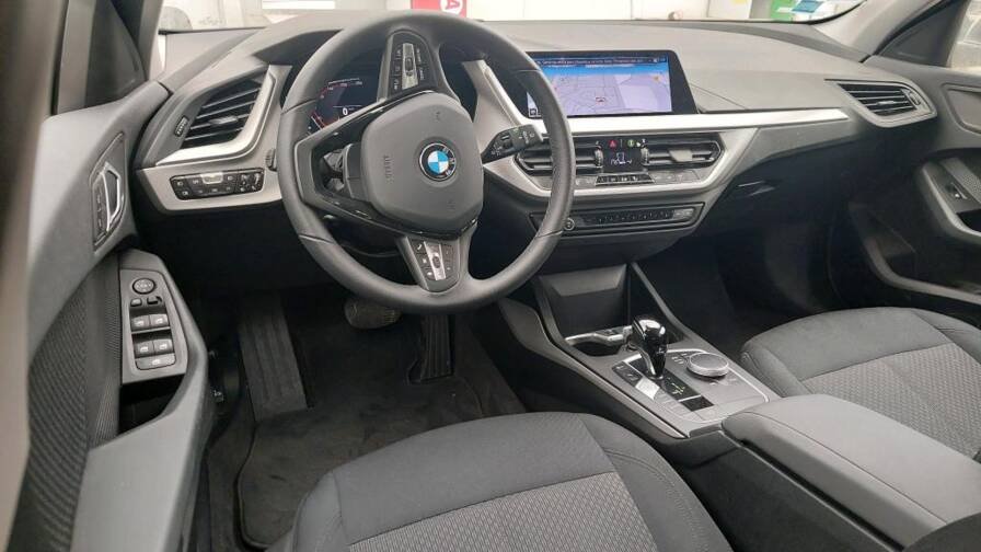 Bmw Serie 1 f40 116d 116 DKG7 +Jantes en alliage léger 17 style 548 +Park Assist