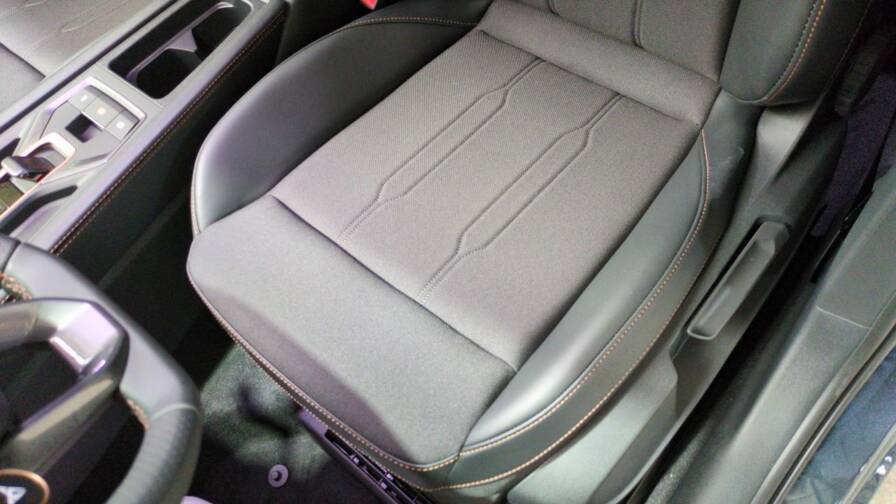 Cupra Formentor nouveau FORMENTOR NOUVEAU 1.5 ETSI HYBRID 150 CH BVA DSG7 V + SIEGES CHAUFFANTS