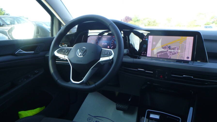 Volkswagen Golf Golf eTSI 150 DSG7 Style + Matrix LED + JA18