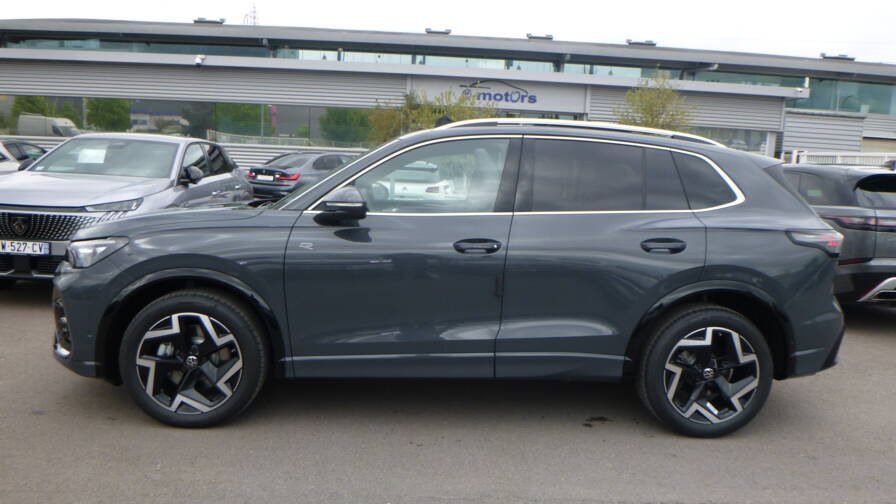 Volkswagen Tiguan Tiguan 2.0 TDI 150ch DSG7 R-Line +Matrix LED +IQ.Drive +Alarme +Toit vitré