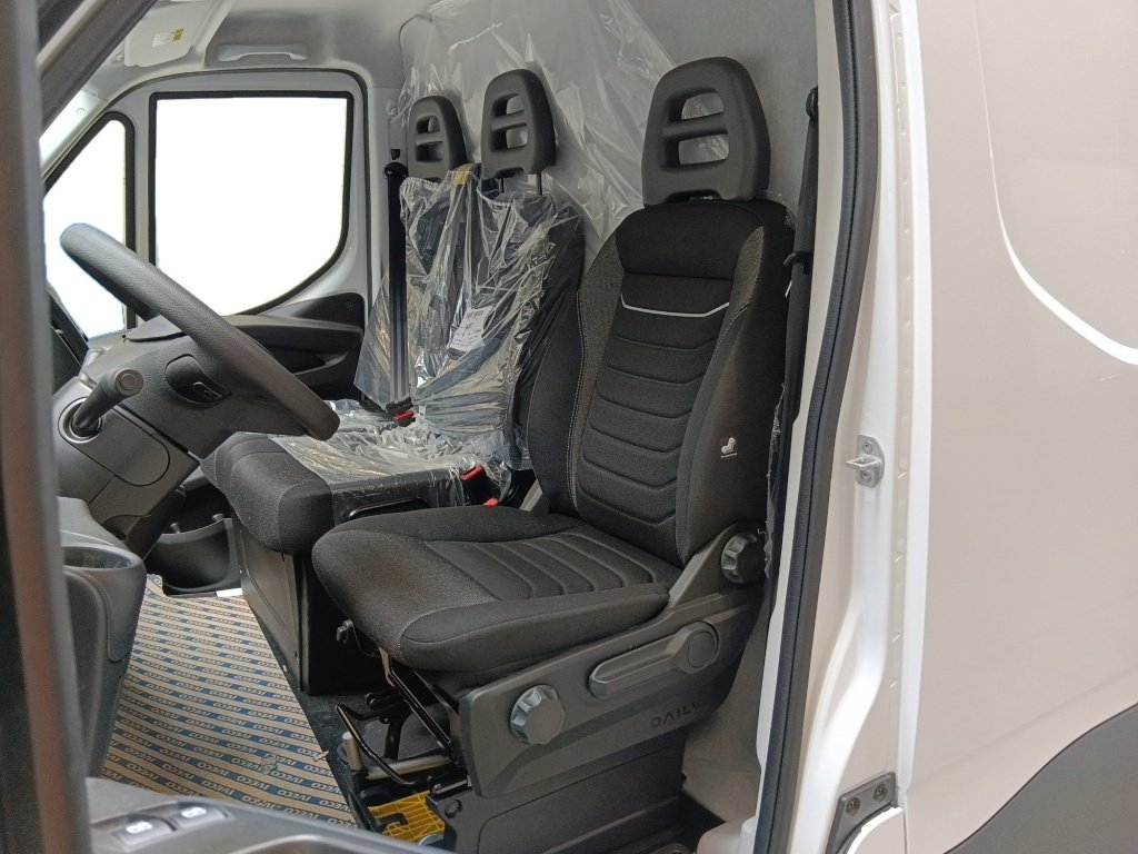 IVECO Daily 35S18 3.0 V16 HI-MATIC H2 180CV
