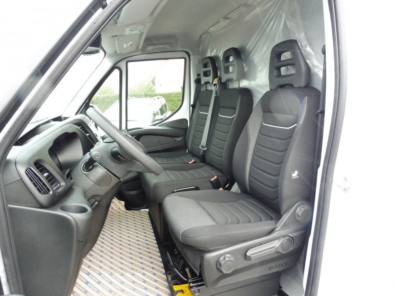 IVECO Daily 35S16 2.3 V12 HI-MATIC 156CV